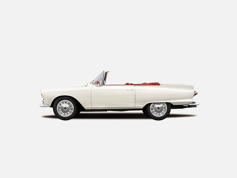 Illustration eines Auto Union 1000 SP in weiß auf weißem Hintergrund